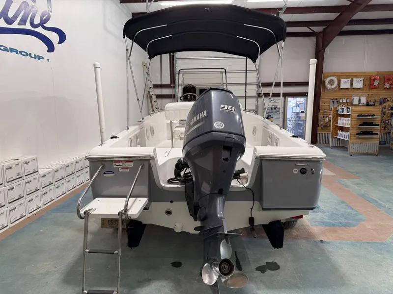 Slide: The Image of Sea Hunt Triton 177 2014 - 3