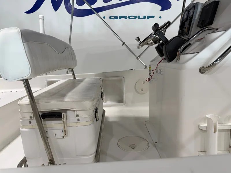 Slide: The Image of Sea Hunt Triton 177 2014 - 7