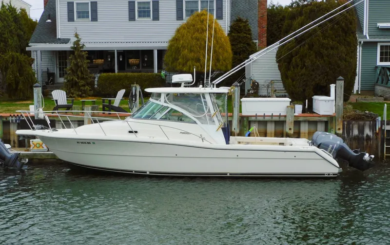 The Image of Pursuit 3070 Offshore 2002 - 0