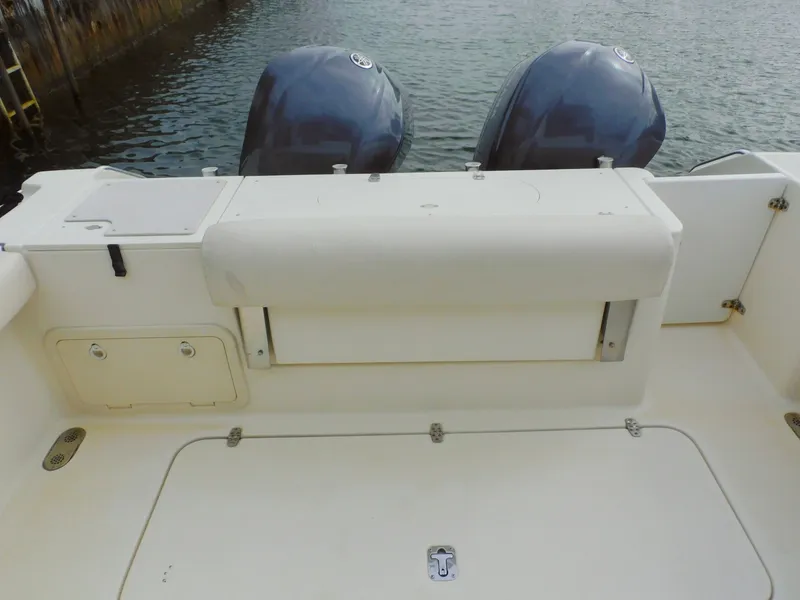 Slide: The Image of Pursuit 3070 Offshore 2002 - 12