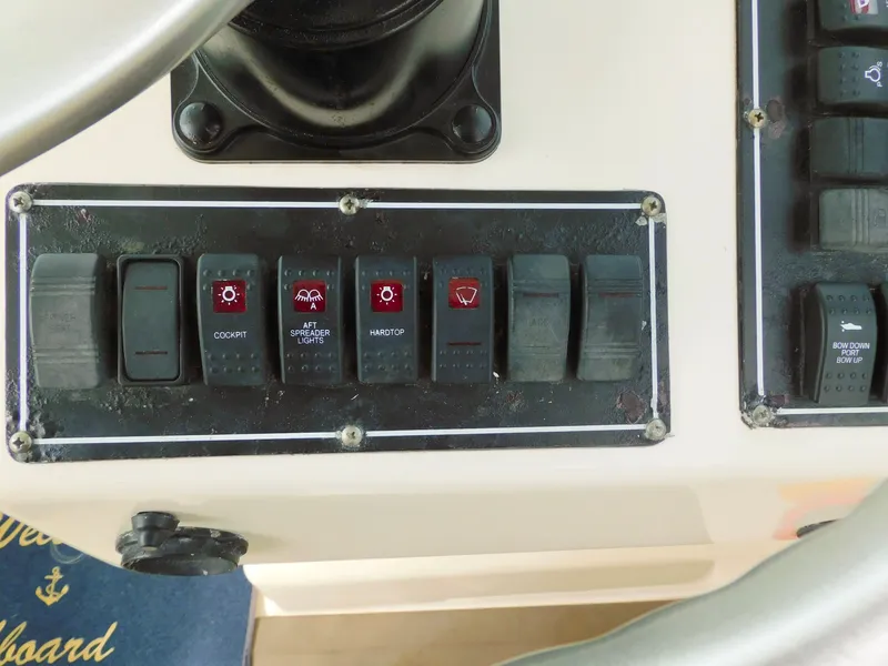 Slide: The Image of Pursuit 3070 Offshore 2002 - 39