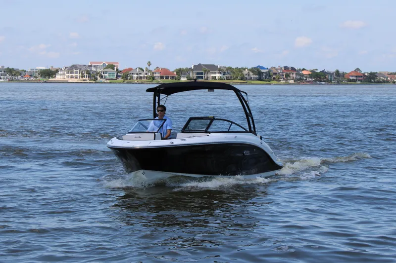 Slide: The Image of Sea Ray SPX 210 Outboard 2026 - 12