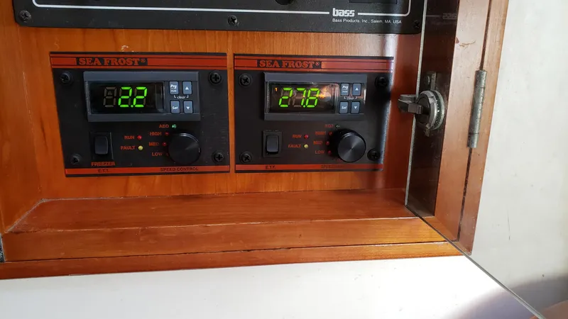 Slide: The Image of Sea Frost control panel on 1996 Little Harbor 51 Pilothouse, displaying temperature settings. - 47