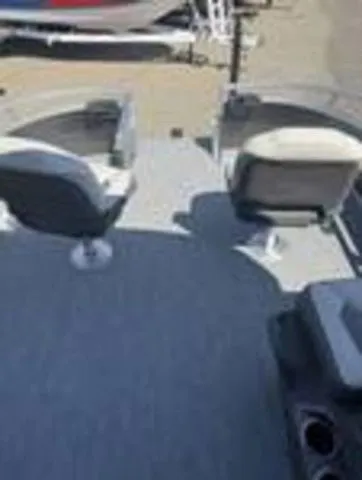 Slide: The Image of Sun Tracker Bass Buggy 16 XL Select 2026 - 9