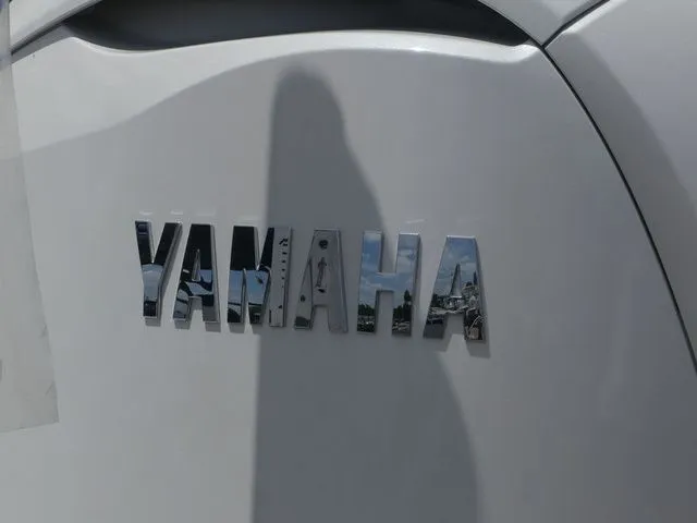 Slide: The Image of Robalo 246 Cayman Skydeck 2026 - 9