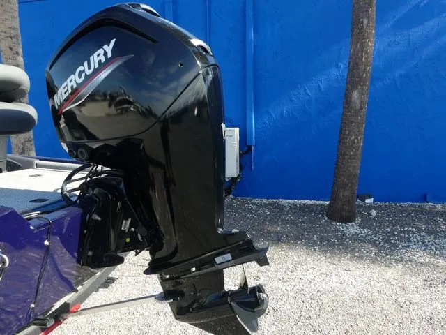 Slide: The Image of Tracker Pro Team 175 TF 2021 - 11