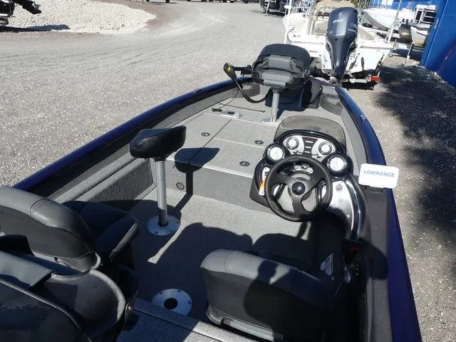 Slide: The Image of Tracker Pro Team 175 TF 2021 - 16