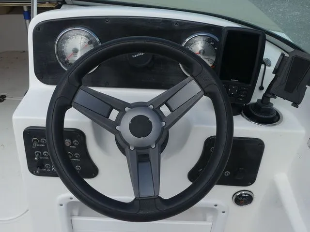 Slide: The Image of Hurricane SunDeck 187 OB 2016 - 17