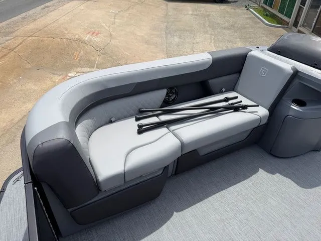 Slide: The Image of Godfrey Sweetwater 2286 SFLC - Suzuki 250 SS 2026 - 14