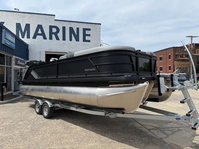 Slide: The Image of Godfrey Sweetwater 2286 SFLC - Suzuki 250 SS 2026 - 4