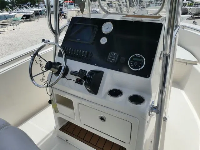Slide: The Image of Bulls Bay 230 Center Console 2023 - 10