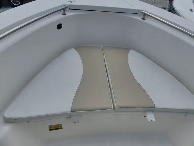 Slide: The Image of Bulls Bay 230 Center Console 2023 - 16