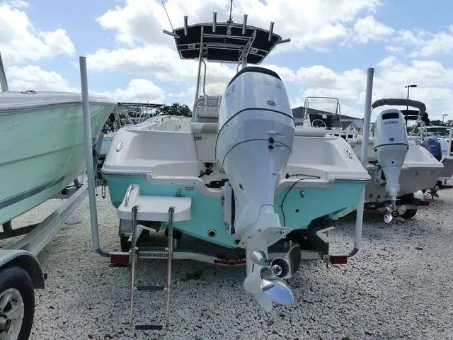 Slide: The Image of Bulls Bay 230 Center Console 2023 - 4