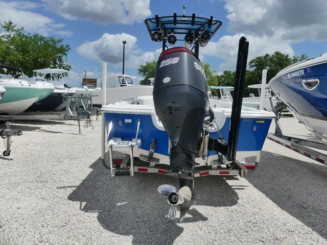 Slide: The Image of Sea Pro 228 2020 - 3