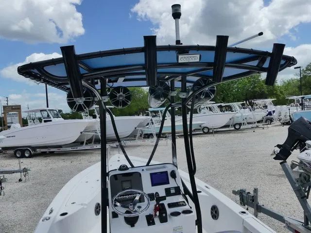 Slide: The Image of Sea Pro 228 2020 - 9