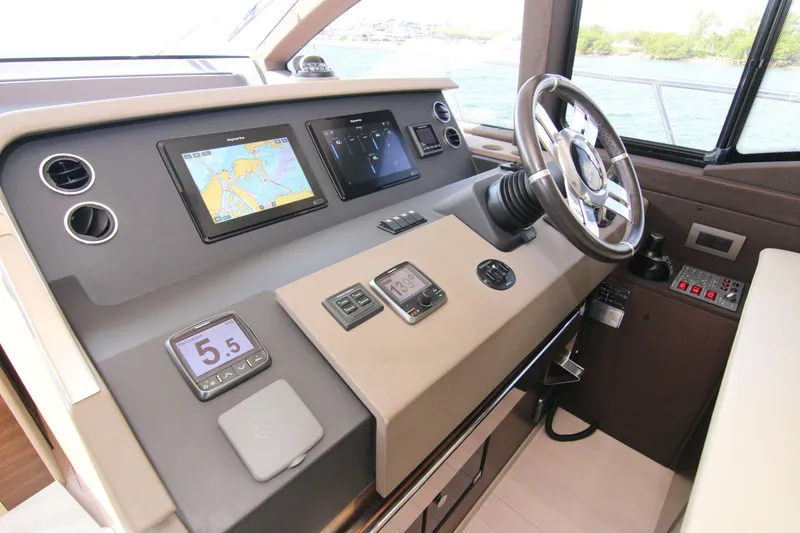 Slide: The Image of Azimut 50 2016 - 105