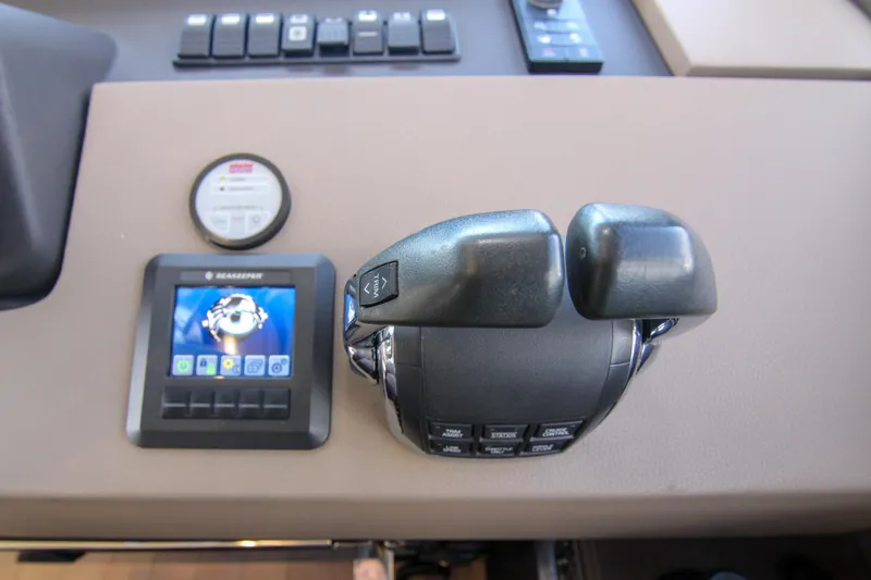 Slide: The Image of Azimut 50 2016 - 112