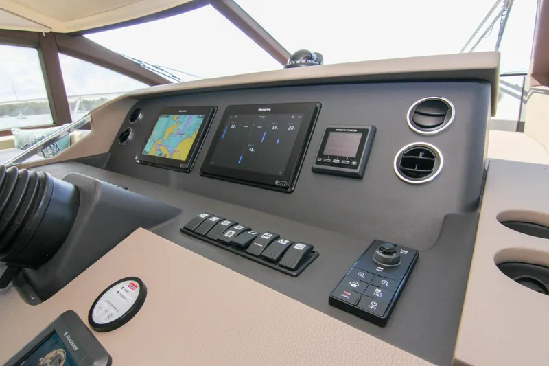 Slide: The Image of Azimut 50 2016 - 115
