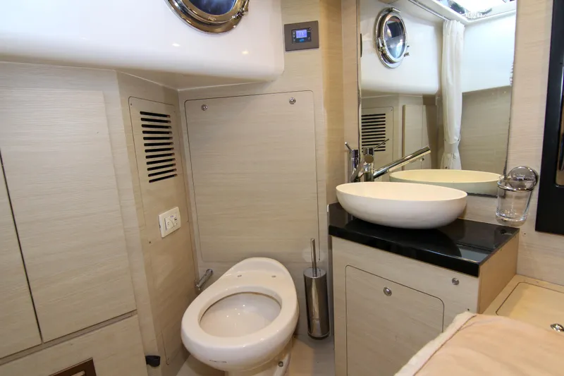Slide: The Image of Azimut 50 2016 - 52