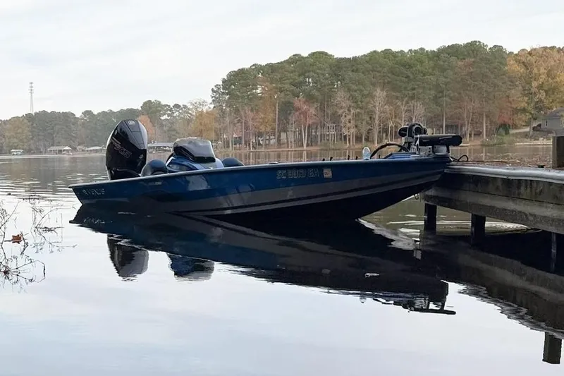 The Image of 2022 Vexus AVX 2080 boat docked by a lakeside. - 0