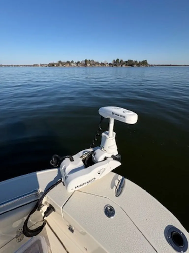 Slide: The Image of Stingray 210 CC 2022 - 11