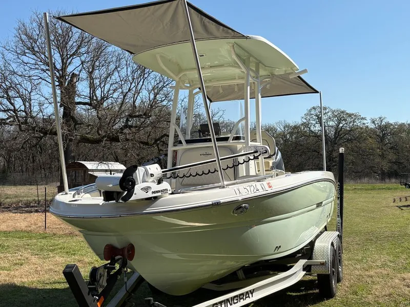 Slide: The Image of Stingray 210 CC 2022 - 20