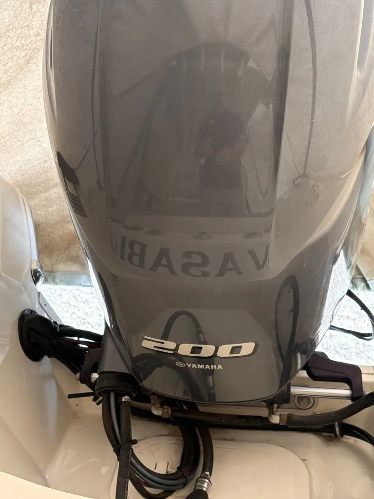 Slide: The Image of Stingray 210 CC 2022 - 22