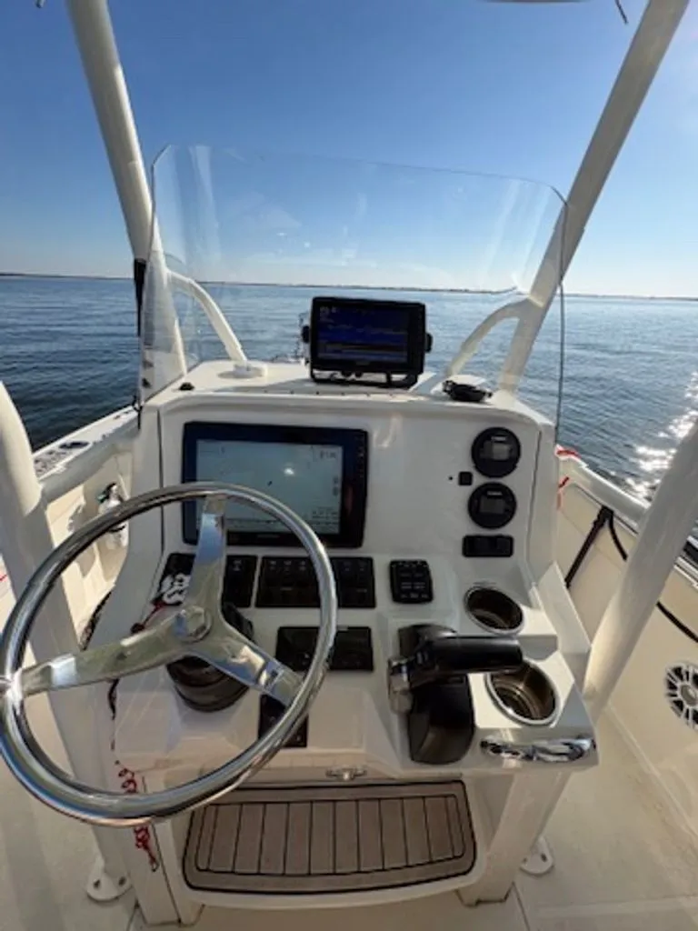 Slide: The Image of Stingray 210 CC 2022 - 5