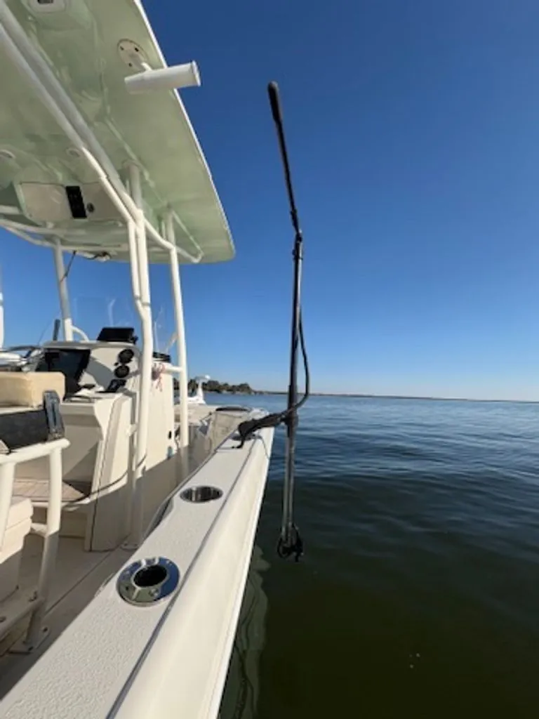 Slide: The Image of Stingray 210 CC 2022 - 9