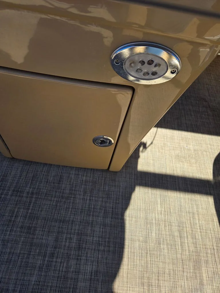 Slide: The Image of Lowe Ss 190 2018 - 19