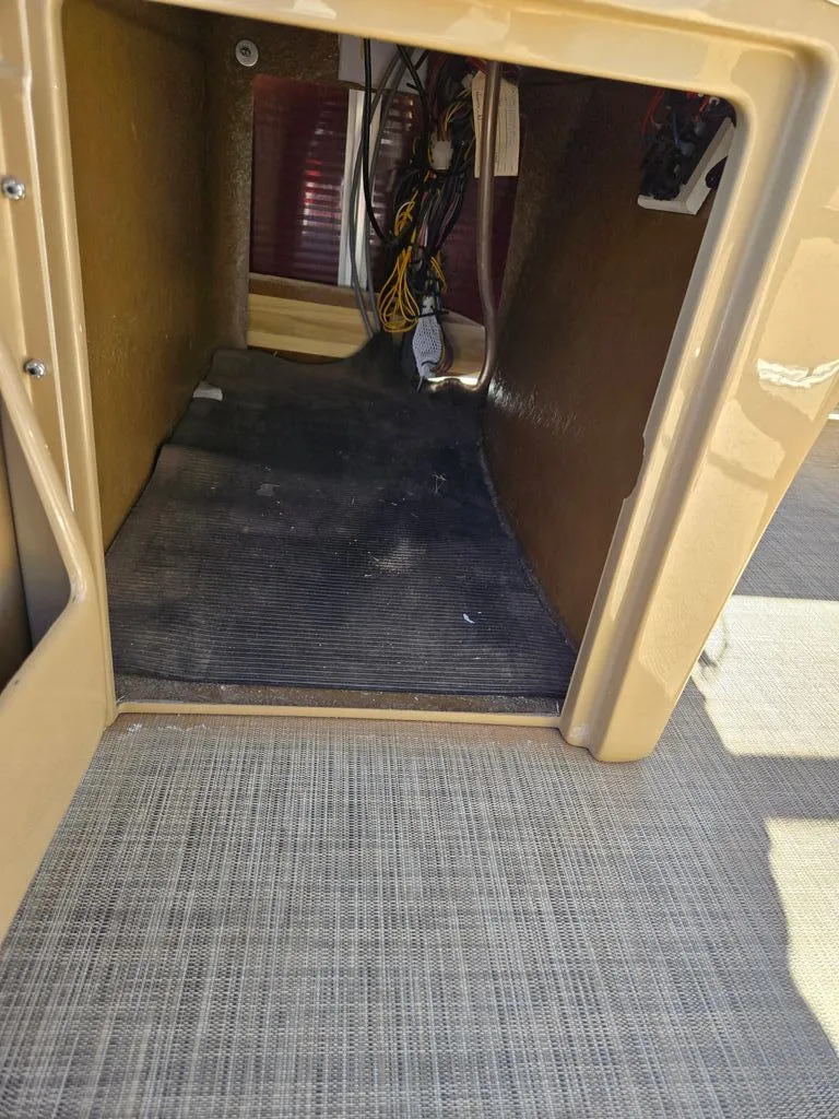 Slide: The Image of Lowe Ss 190 2018 - 20