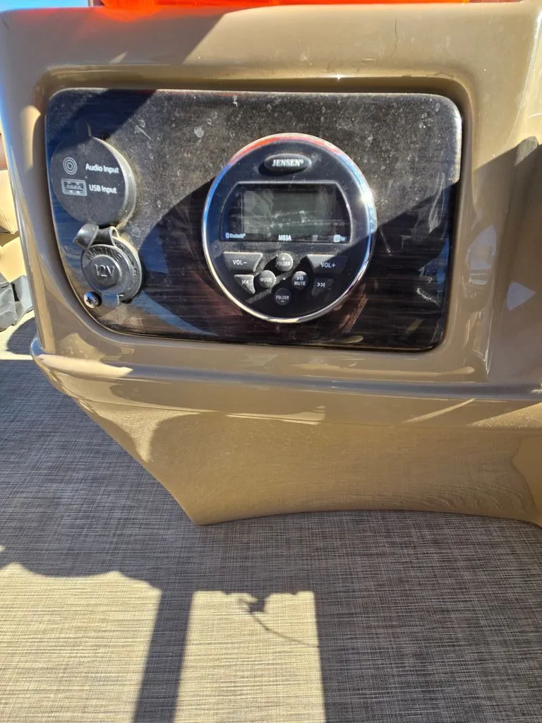 Slide: The Image of Lowe Ss 190 2018 - 7