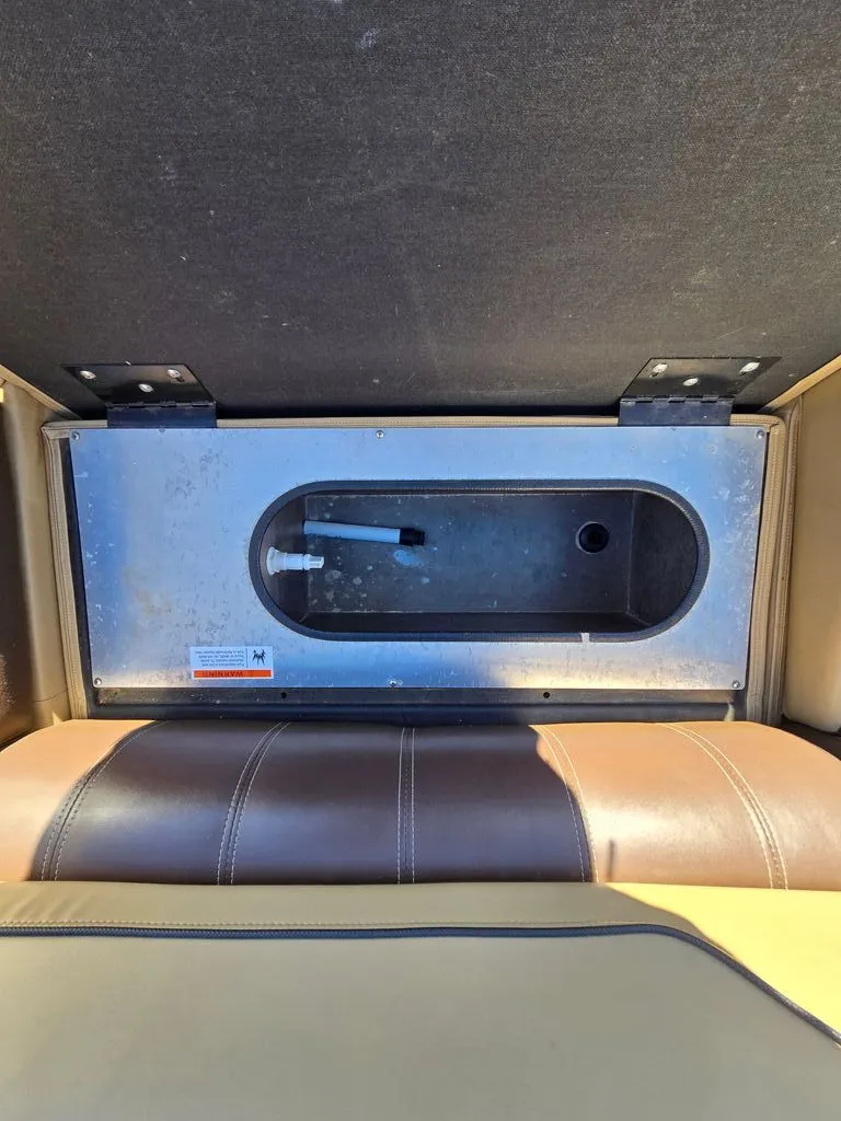 Slide: The Image of Lowe Ss 190 2018 - 8