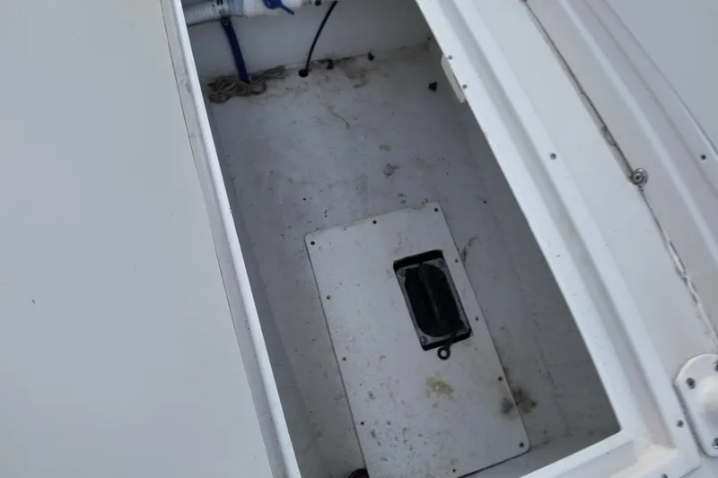Slide: The Image of Storage compartment of a 2003 Pro Sports 2860 SC ProKat boat. - 15