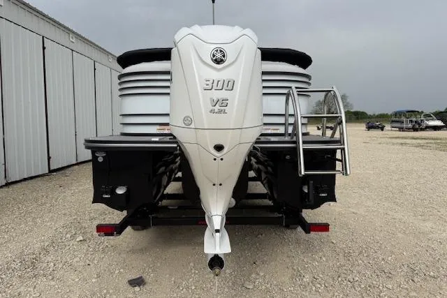 Slide: The Image of Rear view of 2025 SunCatcher ELITE 324RC boat with Yamaha 300 V6 engine. - 3