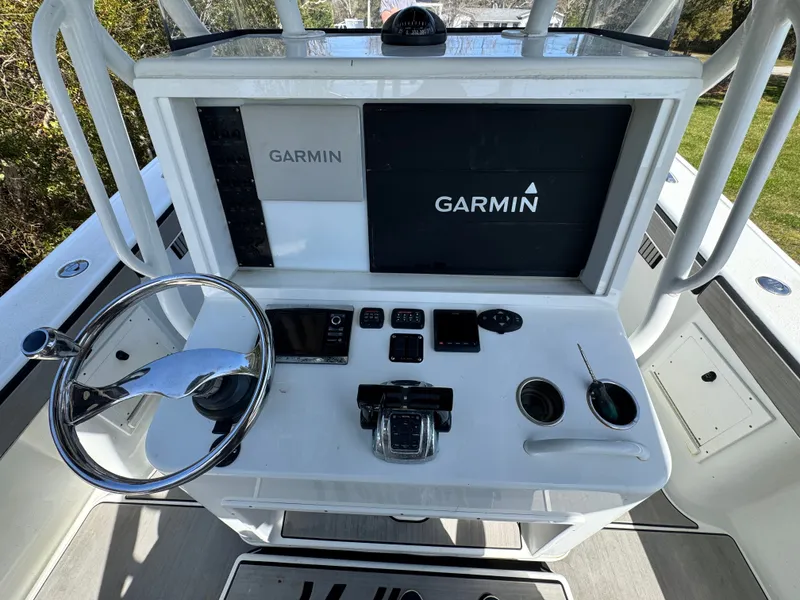 Slide: The Image of Yellowfin 36 Offshore 2009 - 11