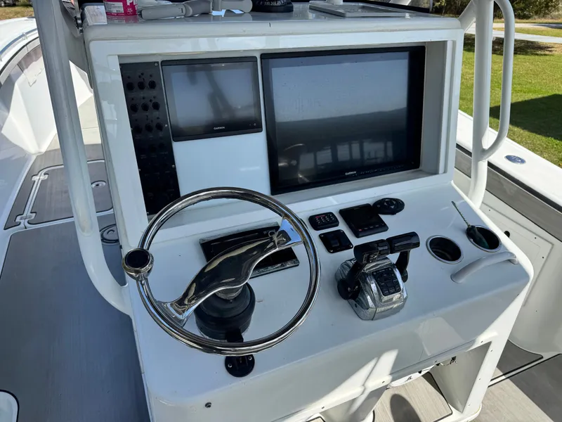 Slide: The Image of Yellowfin 36 Offshore 2009 - 12