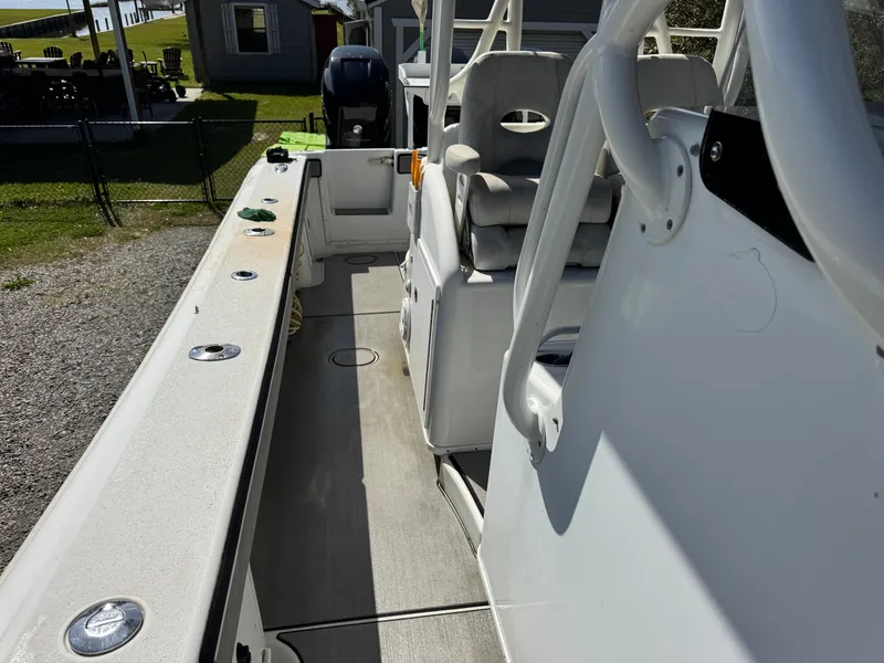 Slide: The Image of Yellowfin 36 Offshore 2009 - 14