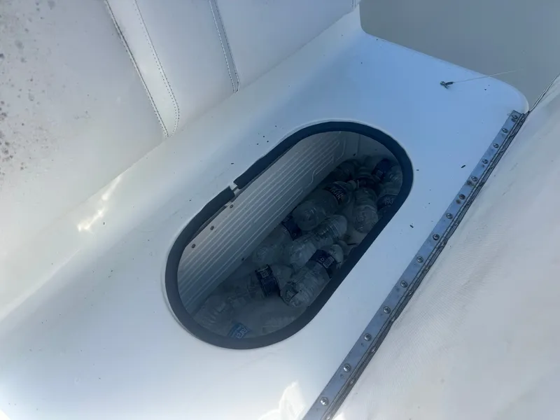 Slide: The Image of Yellowfin 36 Offshore 2009 - 16