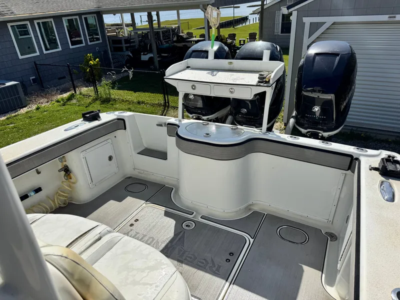 Slide: The Image of Yellowfin 36 Offshore 2009 - 17