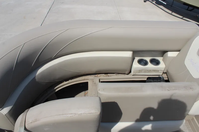 Slide: The Image of SunChaser Geneva Fish 20 4.0 boat seating area with cup holders, 2020 model. - 11