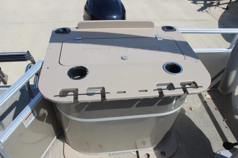 Slide: The Image of 2020 SunChaser Geneva Fish 20 4.0 boat with fishing station and cup holders. - 22