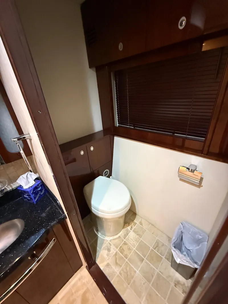 Slide: The Image of Sea Ray 60 Sundancer 2009 - 10