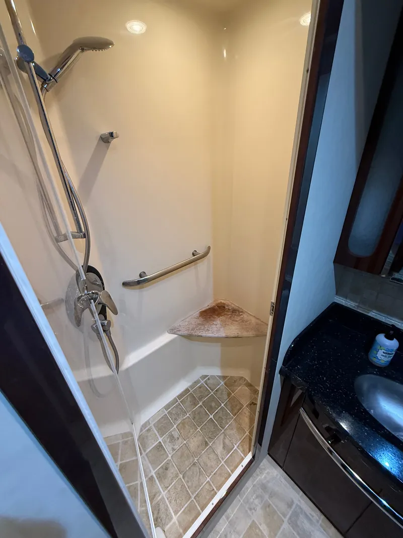 Slide: The Image of Sea Ray 60 Sundancer 2009 - 8