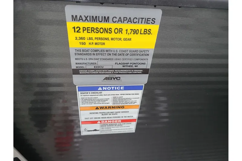 Slide: The Image of Flagship Endurance 22CU With A 115HP Suzuki Motor 2024 - 18