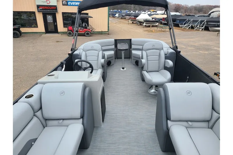 Slide: The Image of Flagship Endurance 22CU With A 115HP Suzuki Motor 2024 - 4