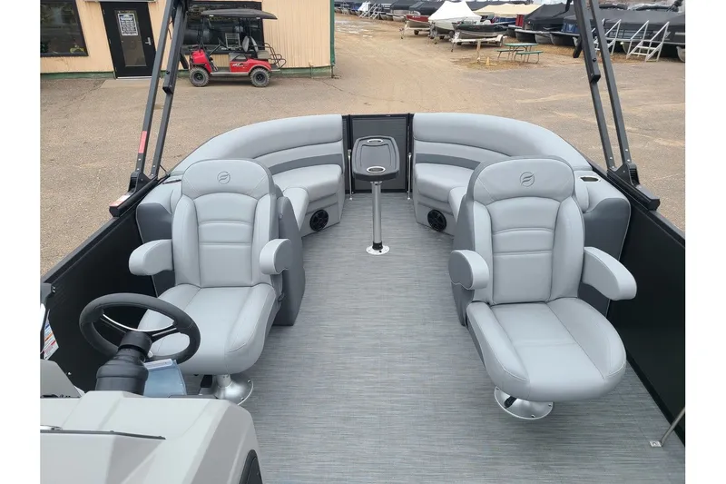 Slide: The Image of Flagship Endurance 22CU With A 115HP Suzuki Motor 2024 - 5