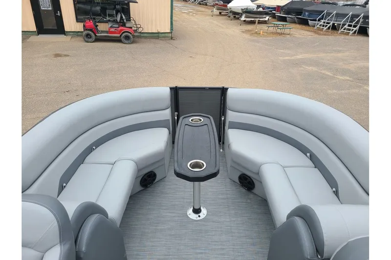 Slide: The Image of Flagship Endurance 22CU With A 115HP Suzuki Motor 2024 - 6