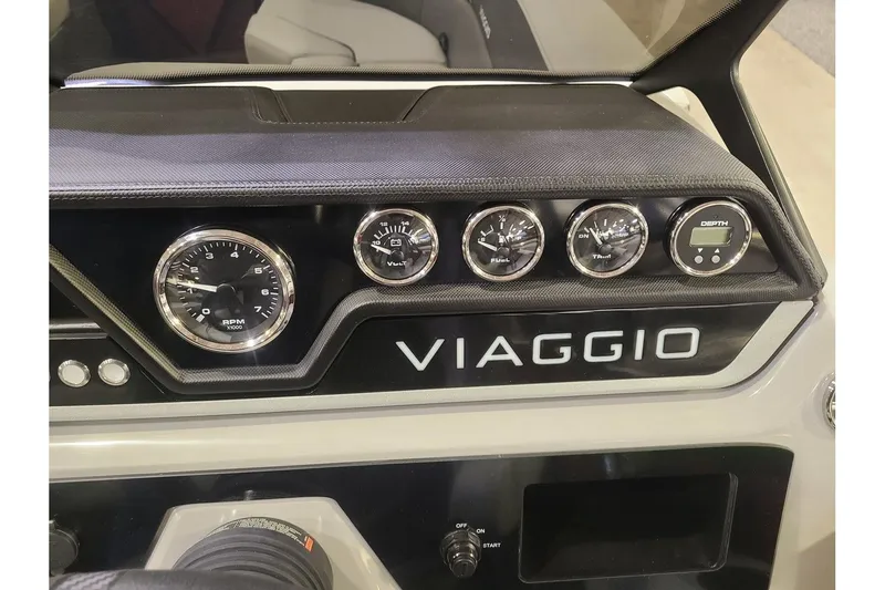 Slide: The Image of Viaggio Lago V20C 2024 - 13