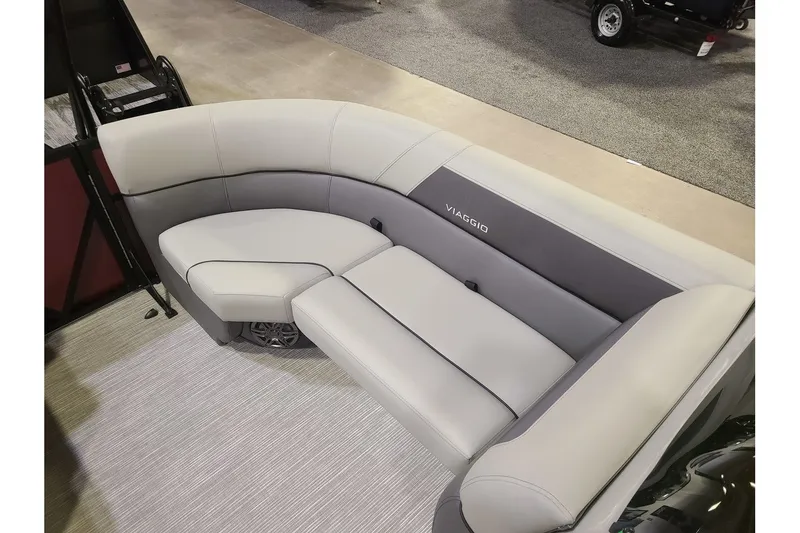 Slide: The Image of Viaggio Lago V20C 2024 - 16